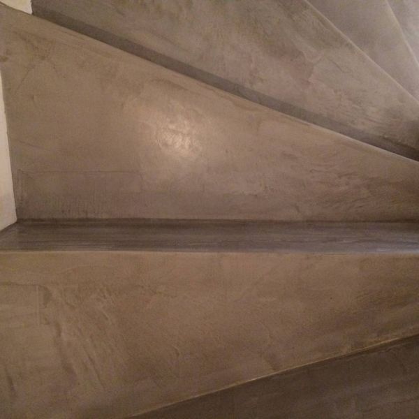 Création d'un escalier en béton ciré Pays de Gex