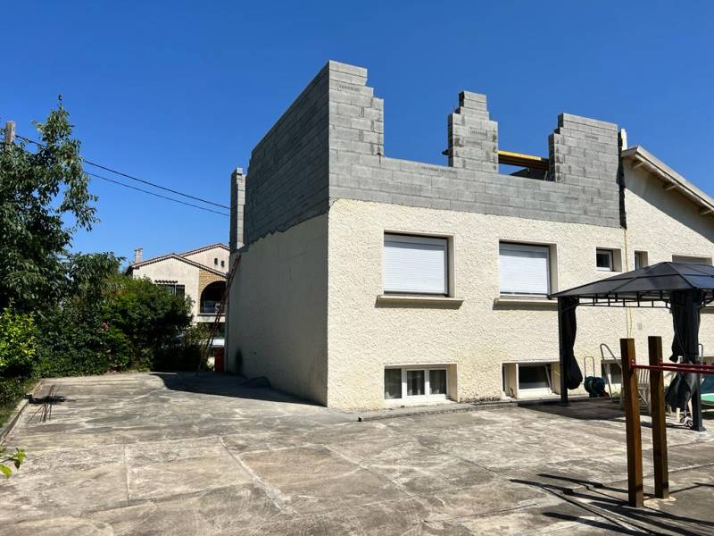 Avant/Après travaux de surélévation maçonnerie à Feyzin près de Lyon