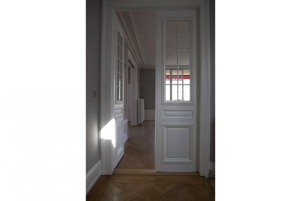 Mise en peinture des boiseries et pose de parquet massif à Lyon