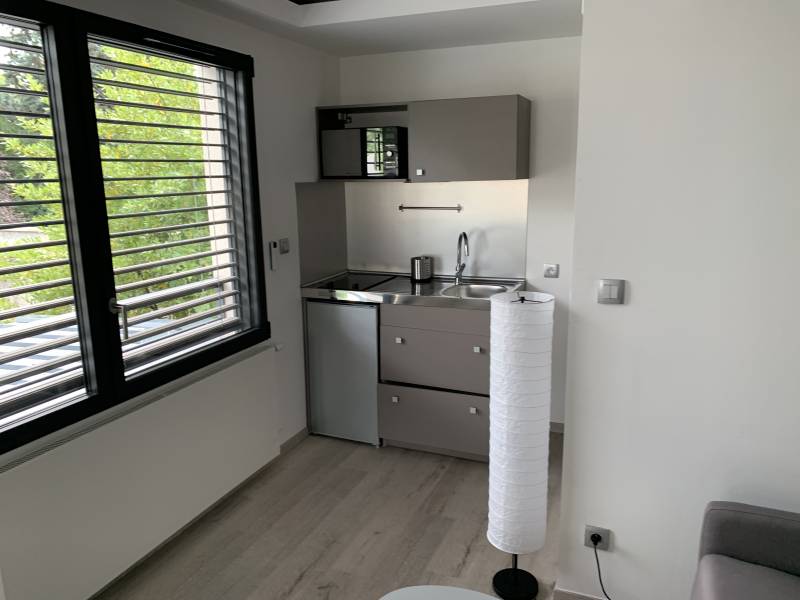 Réhabilitation complète d'une maison à Villeurbanne cuisine parquet salle de bain