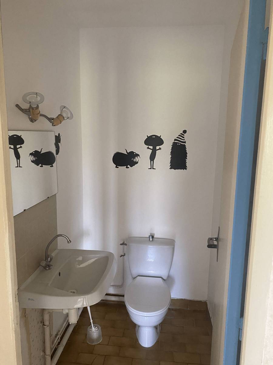 Rénovation complète d'une salle de bain à Saint Genis Pouilly par Le Dain Concept Rénovation