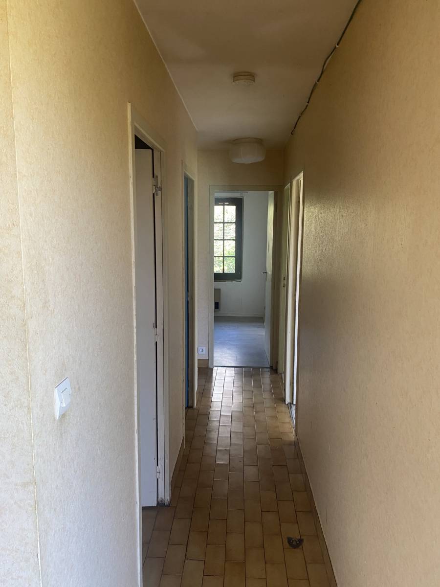 Avant/Après rénovation peinture électricité dans le Pays de Gex