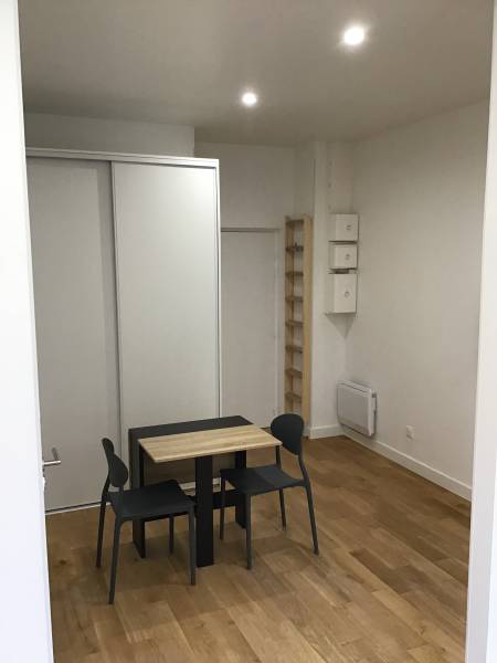 Rénovation complète d'un studio à Lyon Villeurbanne peinture électricité peinture plomberie