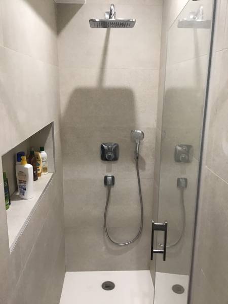 Avant/après rénovation salle de bain d'un appartement à Lyon