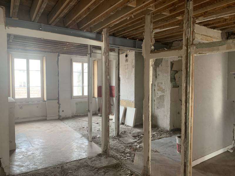 Avant/après pose dépose de cloison dans un appartement à Lyon