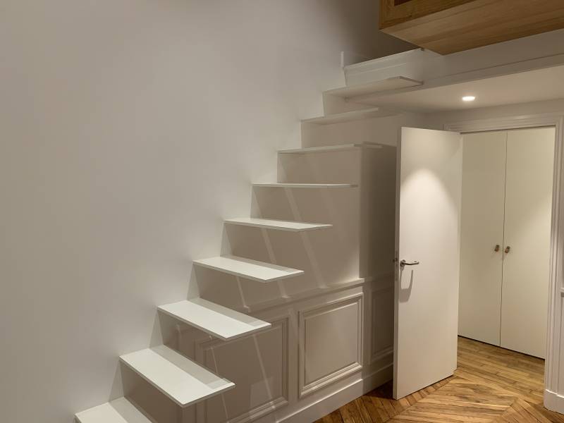 Pose d'escalier dans un appartement canut à Lyon 4