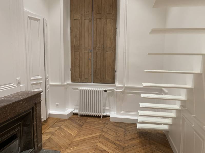 Peinture pose de parquet dans un appartement à Lyon