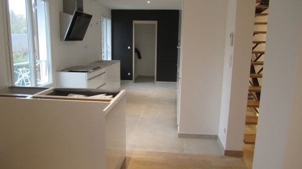 Pose de carrelage haut de gamme rénovation d'une maison à Divonne-les-Bains