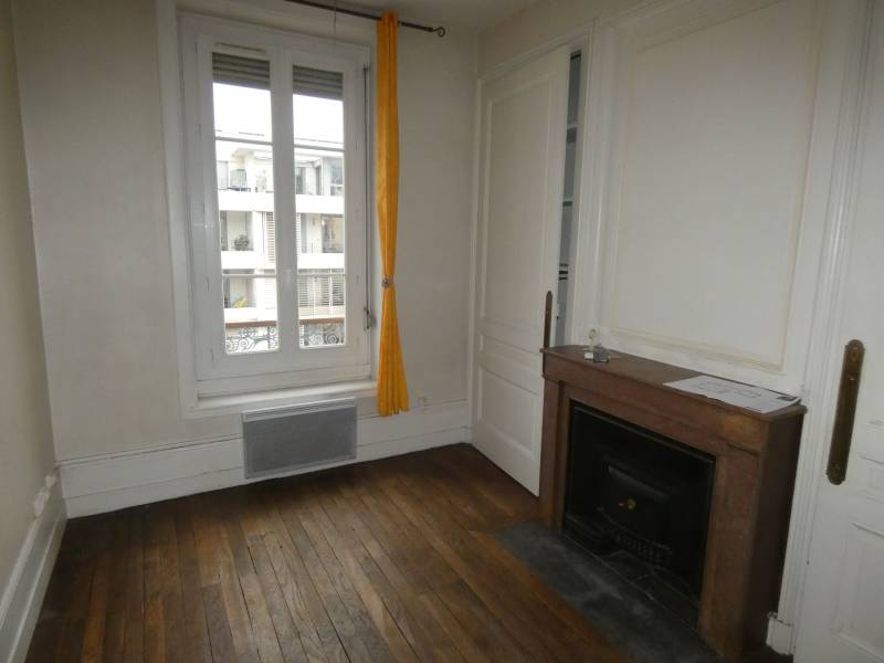Avant/Après chambre rénovation appartement à Lyon 6