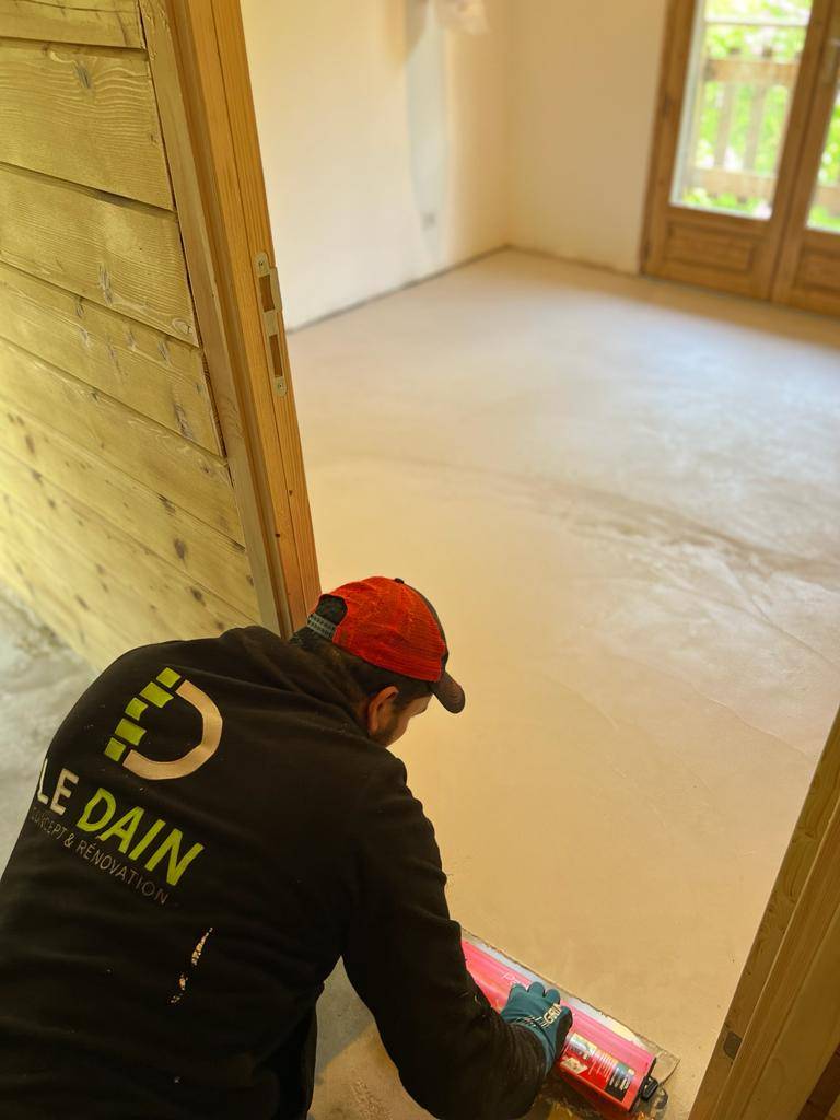Travaux dans un chalet en haute montagne aux Houches
