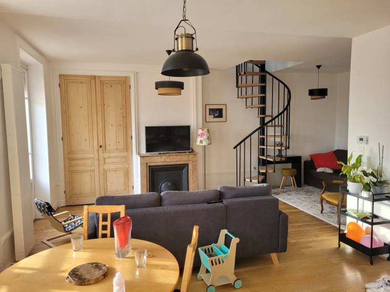 Salon escalier en colimaçon à Lyon 6ème