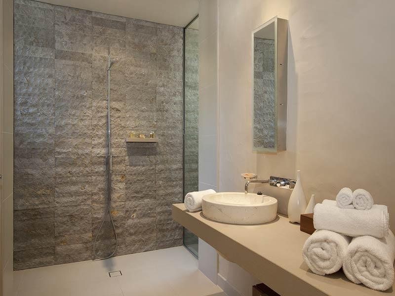 Salle de bain haut de gamme  carrelage faïence à Lyon