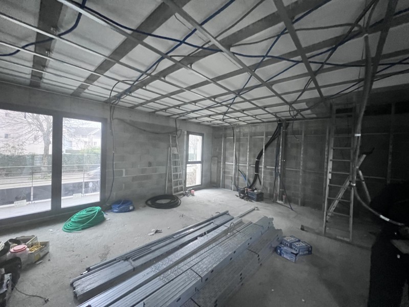 Transformation complète d’un T3 avec cloisonnement en BA13, faïences LIFE 60x60, parquet Quick Step et climatisation Daikin à Lyon 7ème