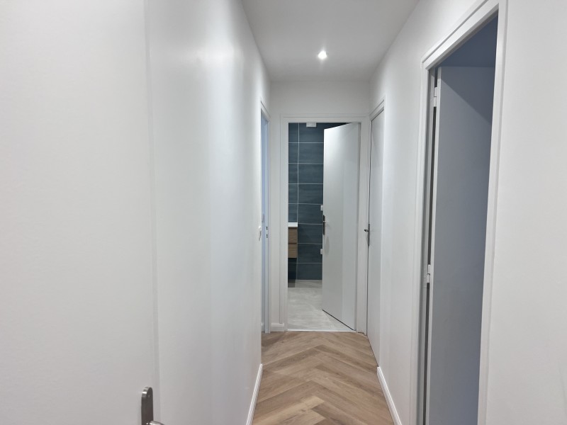 Rénovation complète d’un appartement avec isolation d et sols PVC à Lyon 3ᵉ
