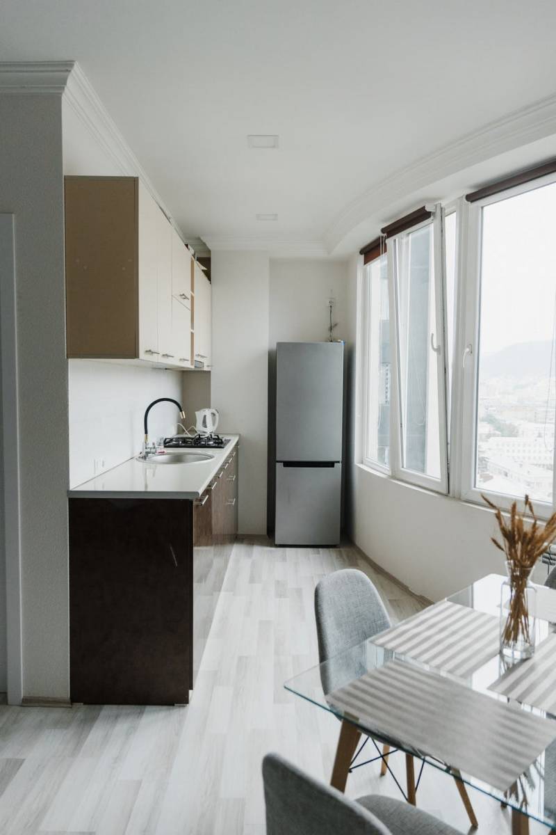 Cuisine agencée parquet peinture plomberie électricité à Lyon