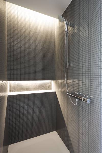 Rafraichissement d'une salle de bain à Lyon avec installation sanitaire